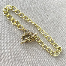 Load image into Gallery viewer, Bow Toggle Curb Chain - Gold Plated Curb Chain Bracelet - 8" - 8 inch - With Toggle Clasp - The Attic Exchange