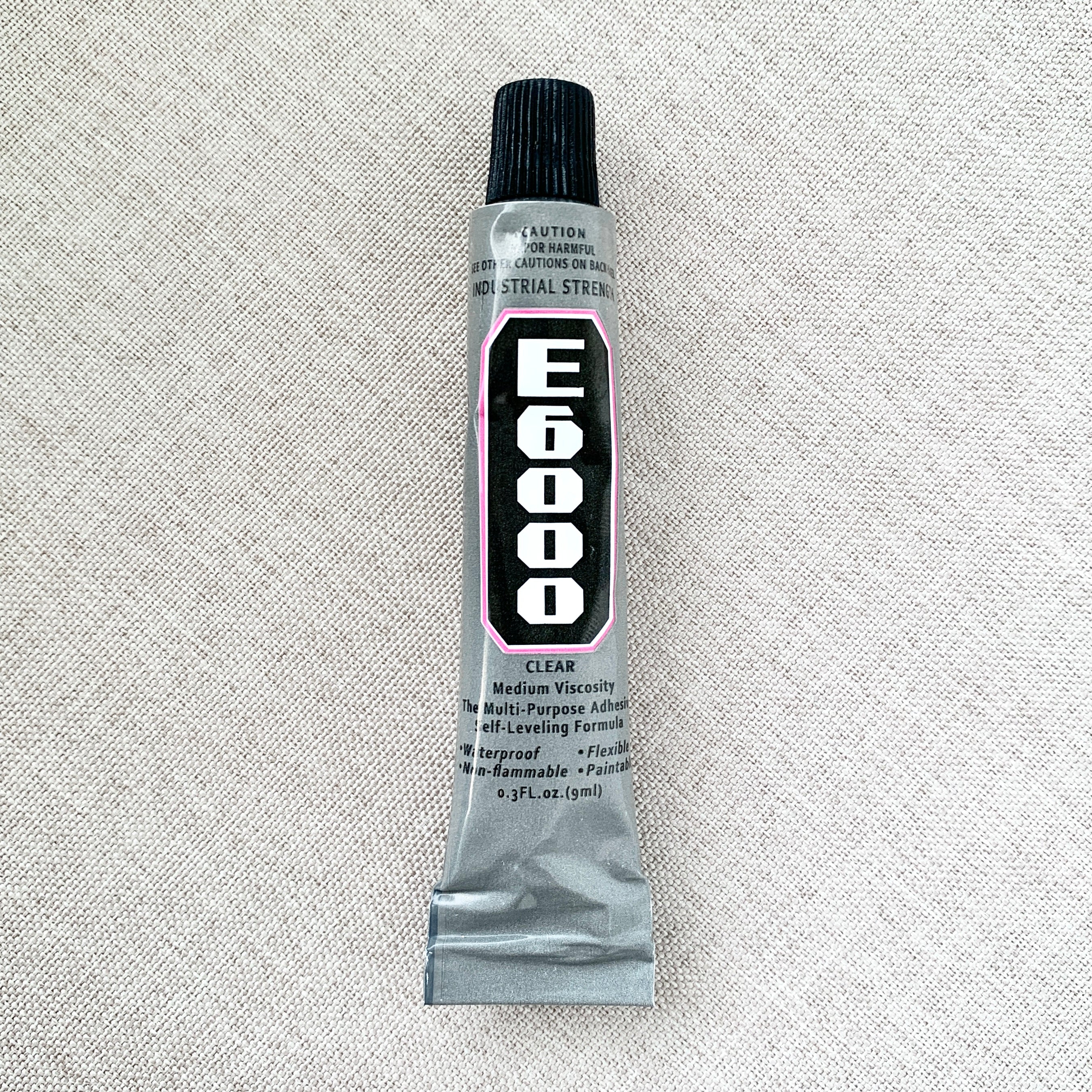 E6000 Glue - 9mL - Craft Glue - Flexible Glue - Glass Bottle Top