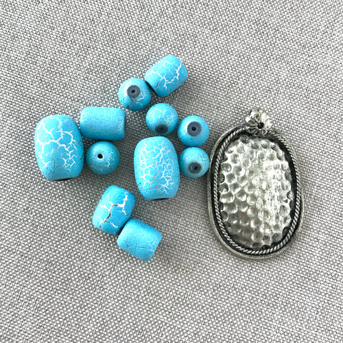 Turquoise Crackle Acrylic and Oval Silver Plated Pendant Kit - Mixed Sizes - Turquoise Blue - Package of 12 Pieces - The Attic Exchange