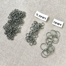 Load image into Gallery viewer, Antique Silver Jump rings - 4mm 5mm and 11mm - Antiqued Silver - Package of 171 Jumprings - The Attic Exchange