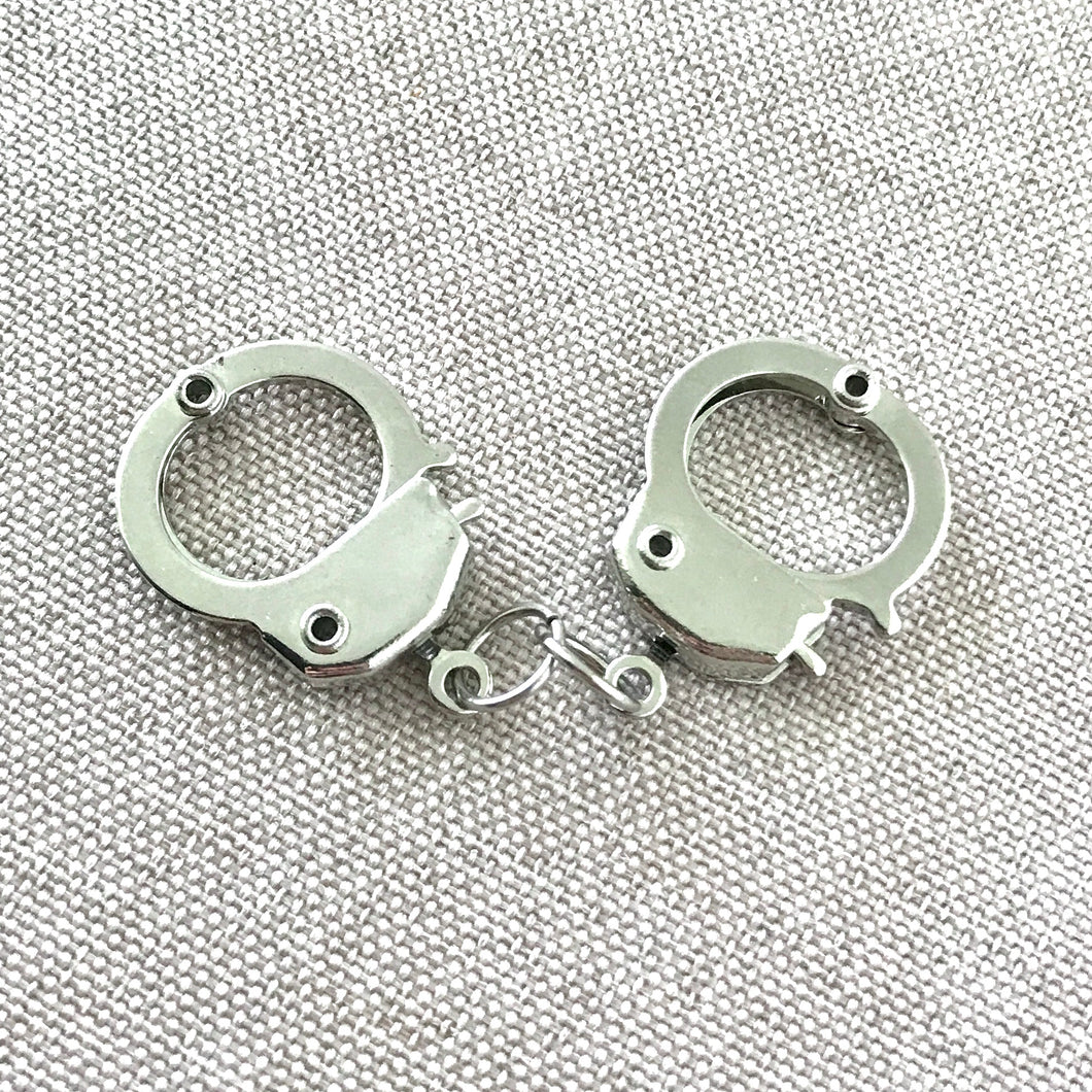 Silver Plated Handcuff Link Charms - 17mm x 20mm - Silver Plated - Package of 2 Charms - The Attic Exchange