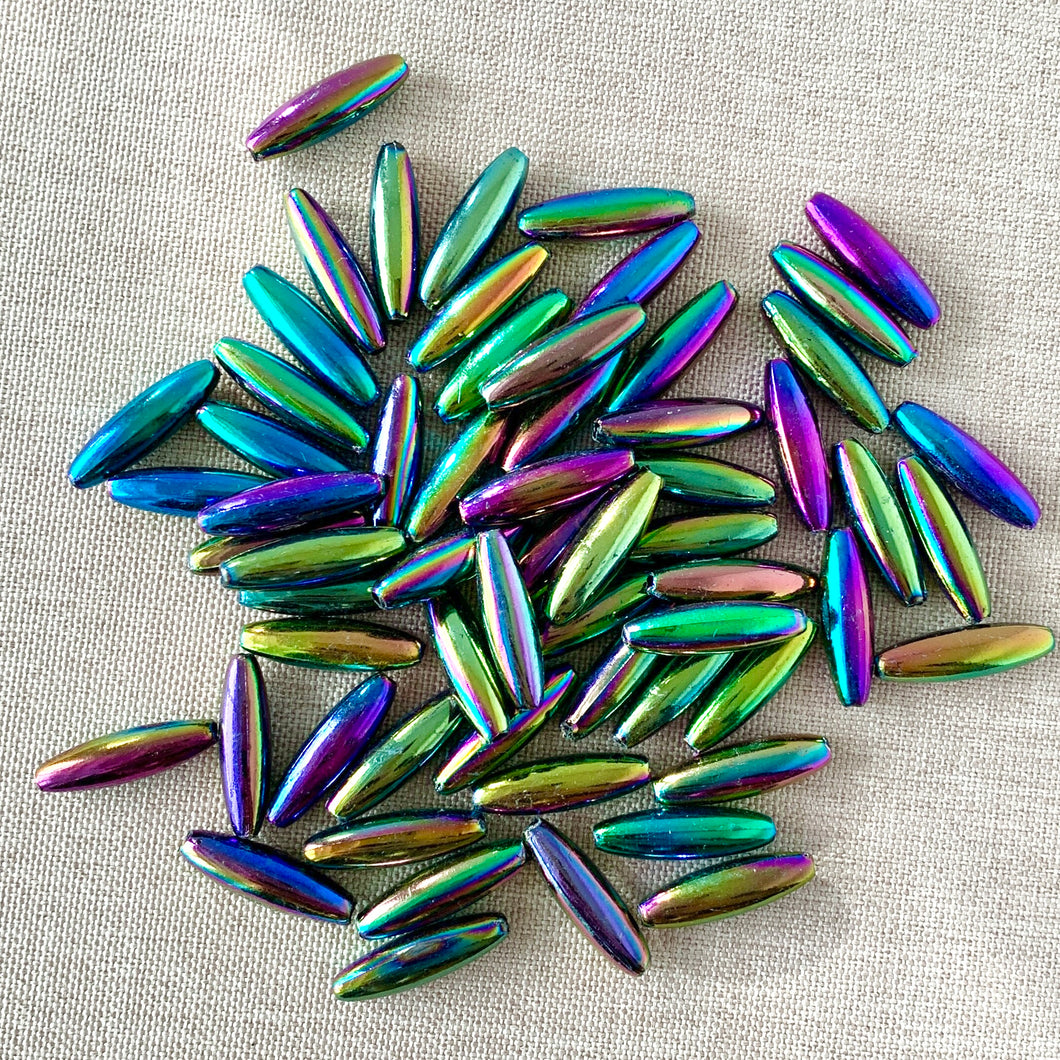 Rainbow Iris Oval Beads - 19mm - Rainbow Iris - Package of 61 Beads - The Attic Exchange