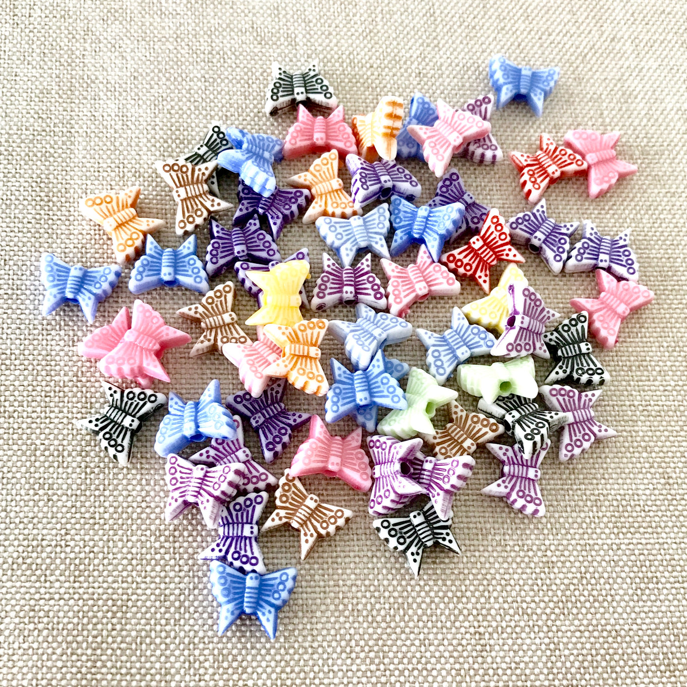 Butterfly Beads - Acrylic - 9mm x 7mm - Assorted Colors - Package of 6 –  The Attic Exchange