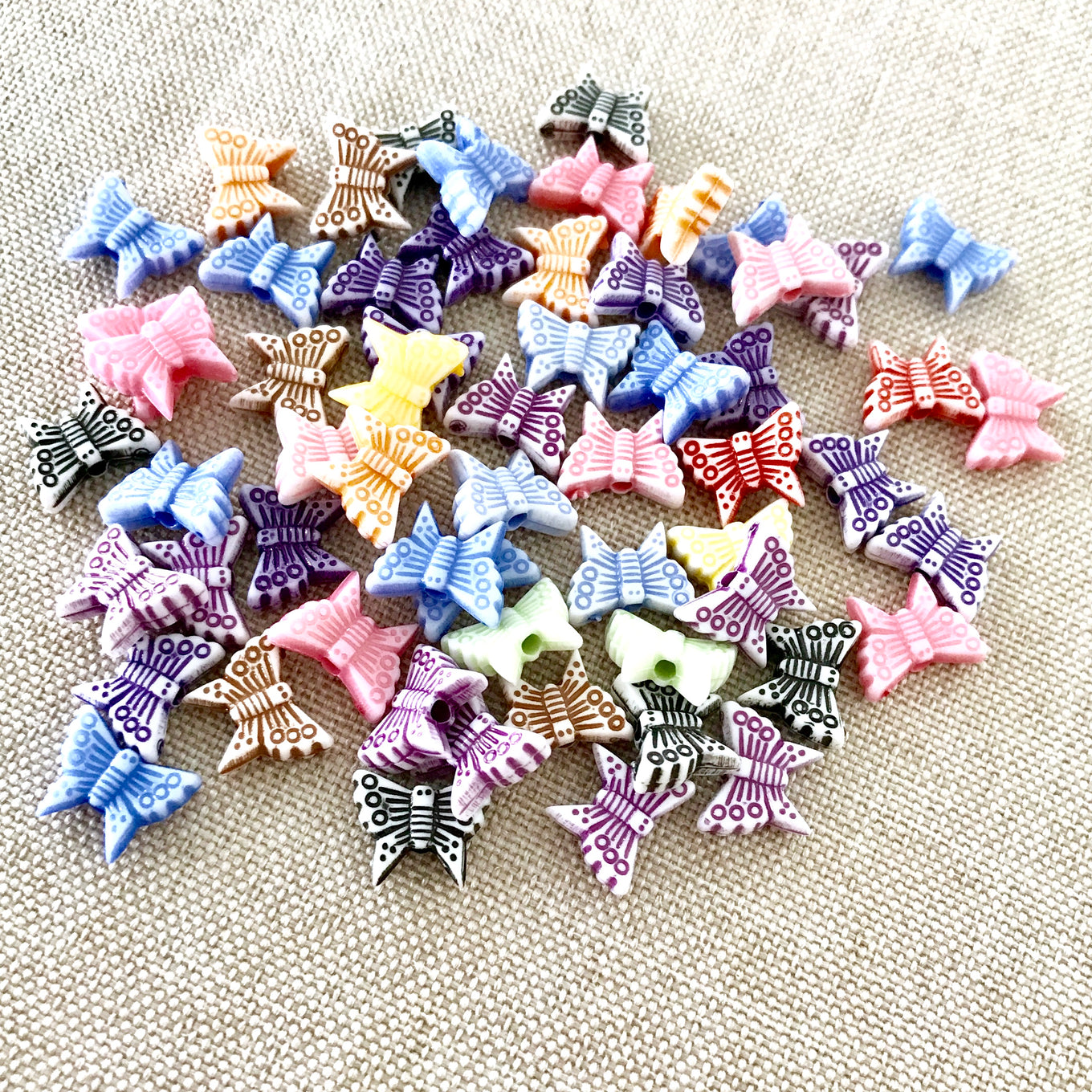 Butterfly Beads - Acrylic - 9mm x 7mm - Assorted Colors - Package of 6 –  The Attic Exchange