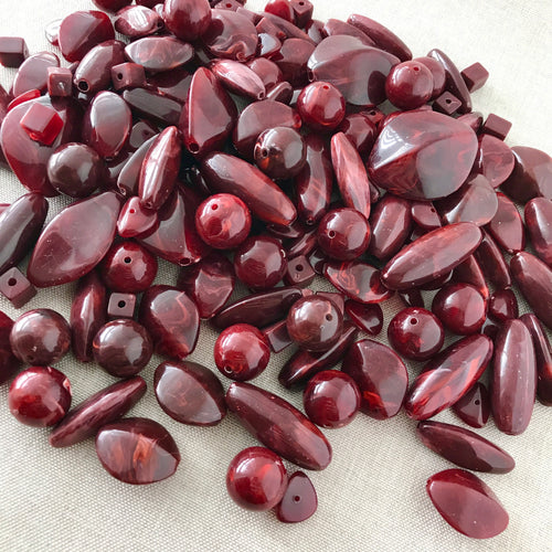Acrylic Burgundy Red Marbled Assorted Shape Beads - Red Marbled - Assorted Size Faceted - Pack of 173 beads 9oz - The Attic Exchange