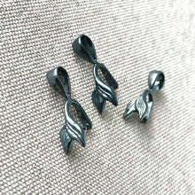 Load image into Gallery viewer, Gunmetal Double Leaf Prong Bail - Gunmetal - 16mm x 5mm Opening - Pack of 3 Bails - The Attic Exchange