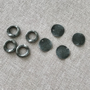 Oxidized Silver Wavy Circle Links with Drops - 11mm - Circle Connector Link - Oxidized Silver Plated - Package of 4 Links and 4 Drops - The Attic Exchange